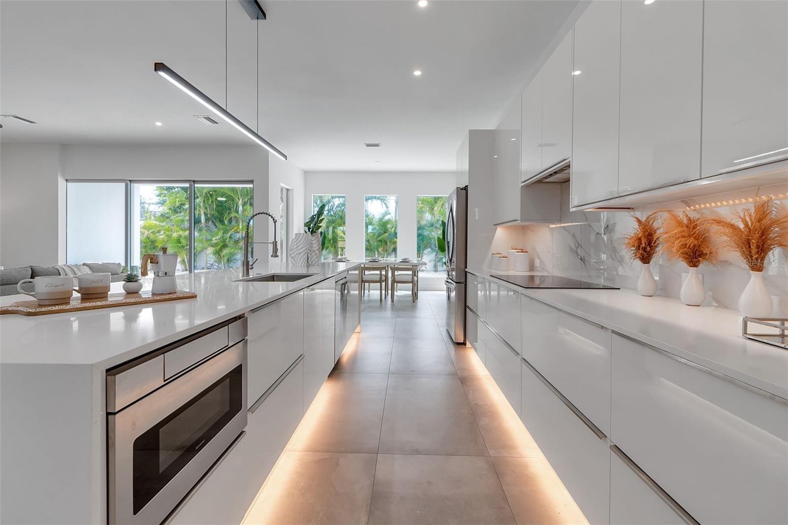 SOUTH GATE - Residential