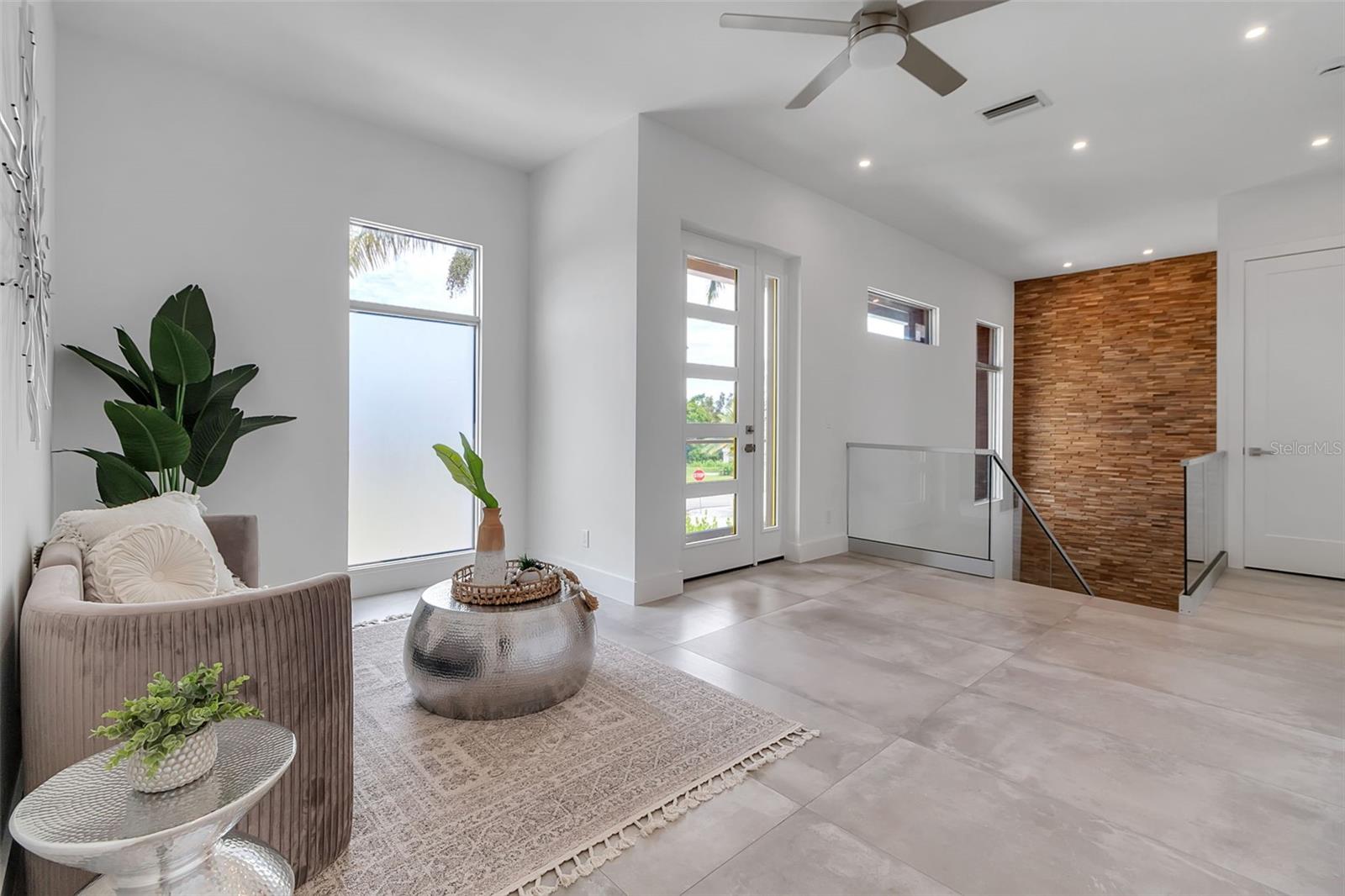 SOUTH GATE - Residential