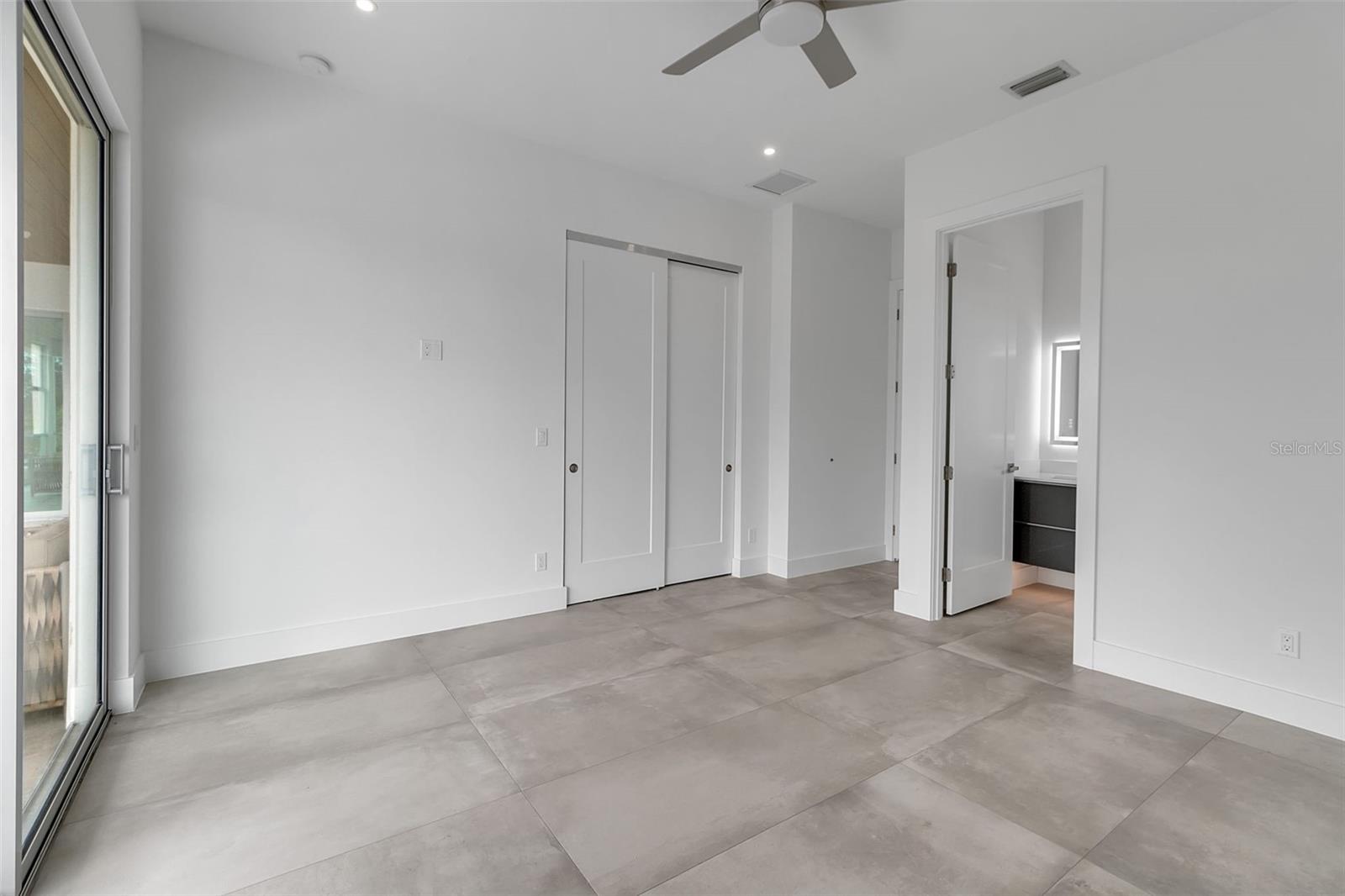 SOUTH GATE - Residential