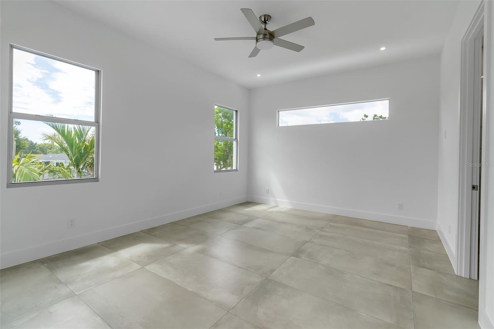 SOUTH GATE - Residential