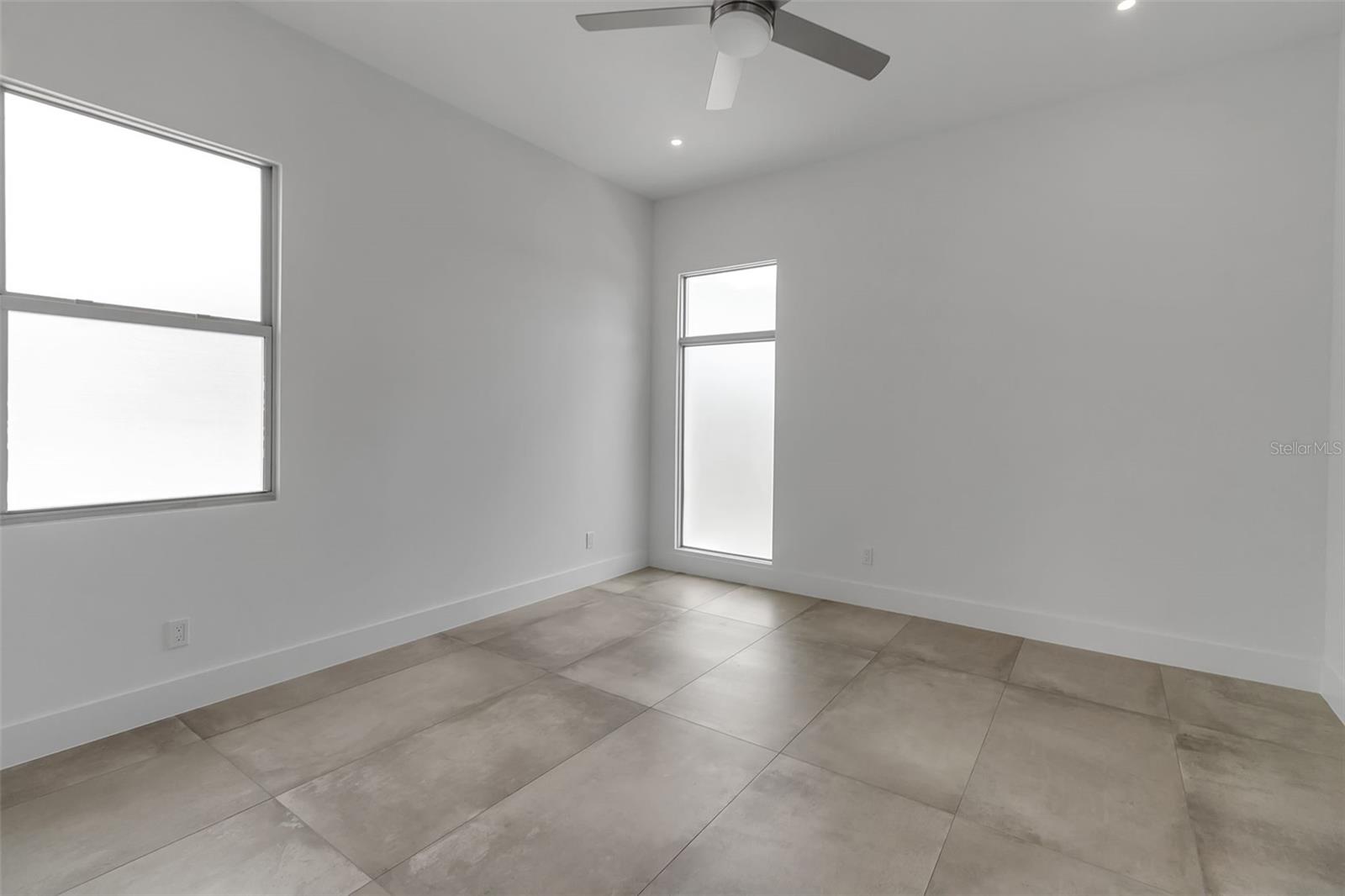 SOUTH GATE - Residential