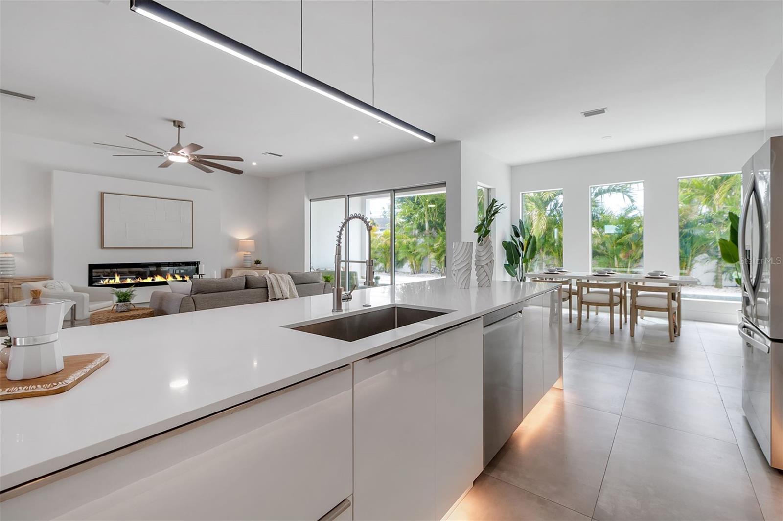 SOUTH GATE - Residential