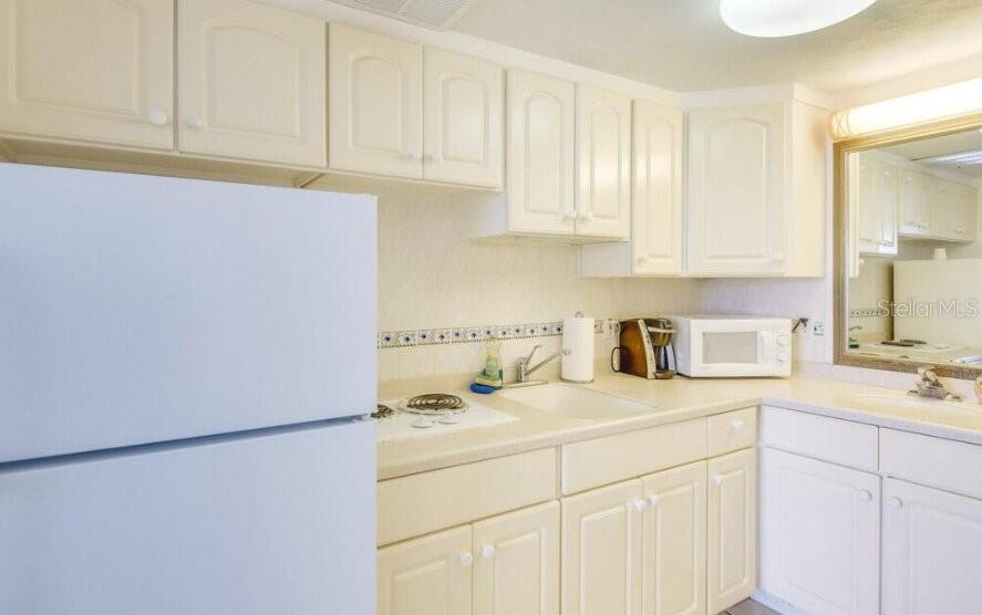 DAYTONA BEACH RESORT & CONFER - Residential