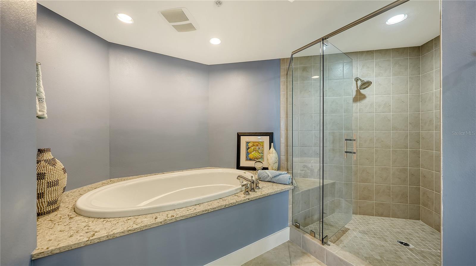 PLAZA AT 05 POINTS RESIDENCES - Residential