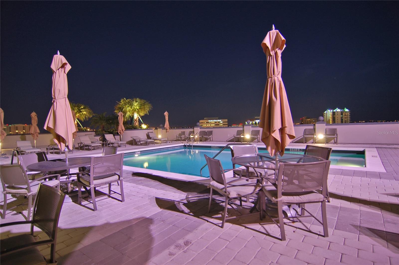 PLAZA AT 05 POINTS RESIDENCES - Residential