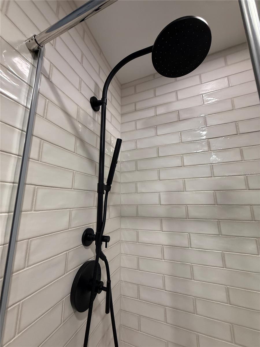 PLAZA AT 05 POINTS RESIDENCES - Residential