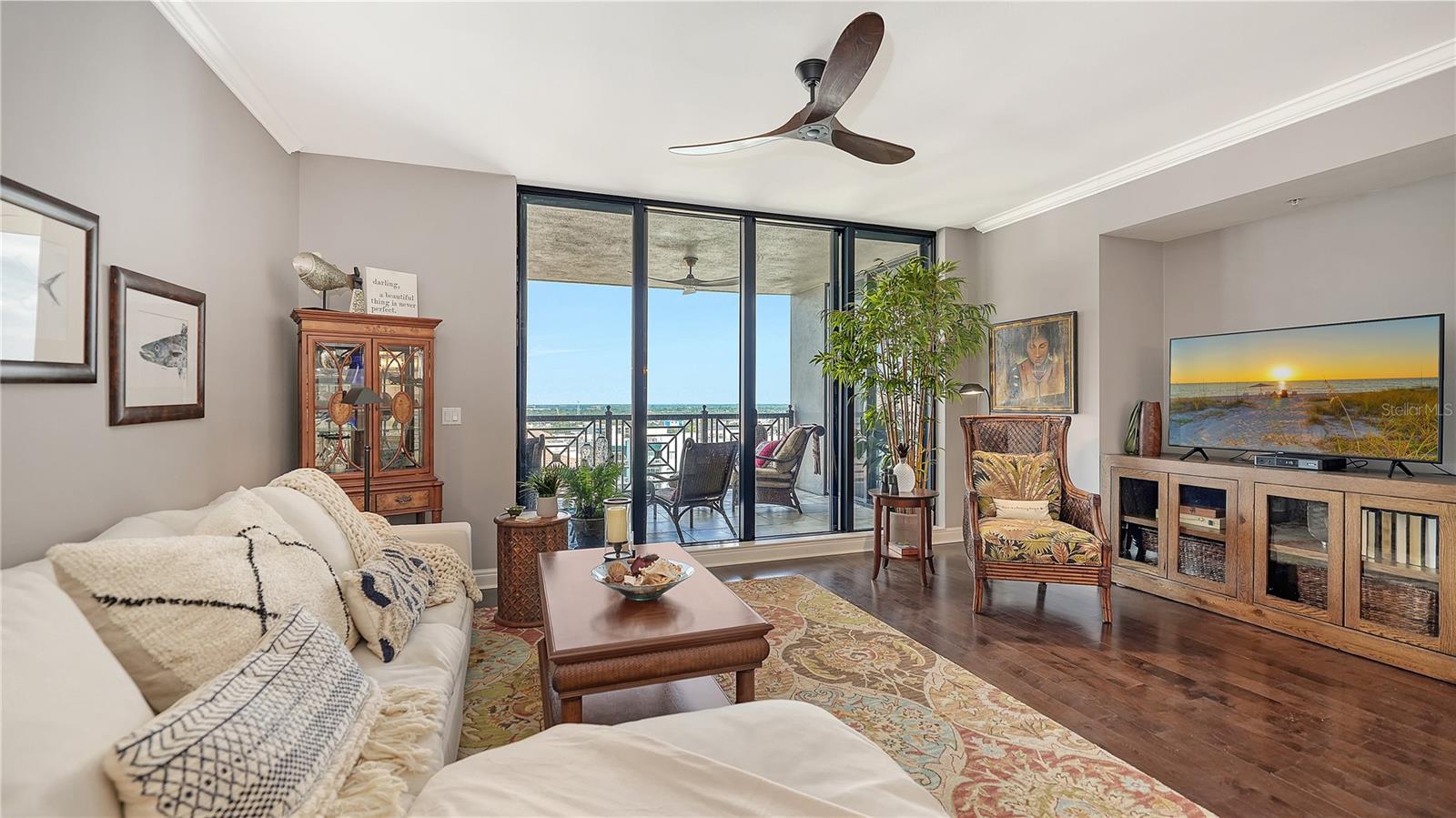 PLAZA AT 05 POINTS RESIDENCES - Residential