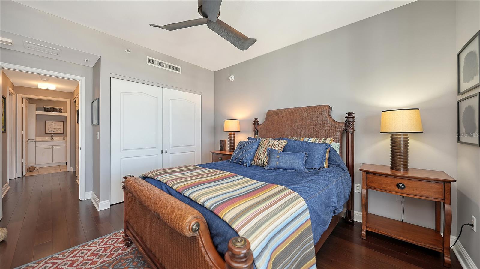 PLAZA AT 05 POINTS RESIDENCES - Residential