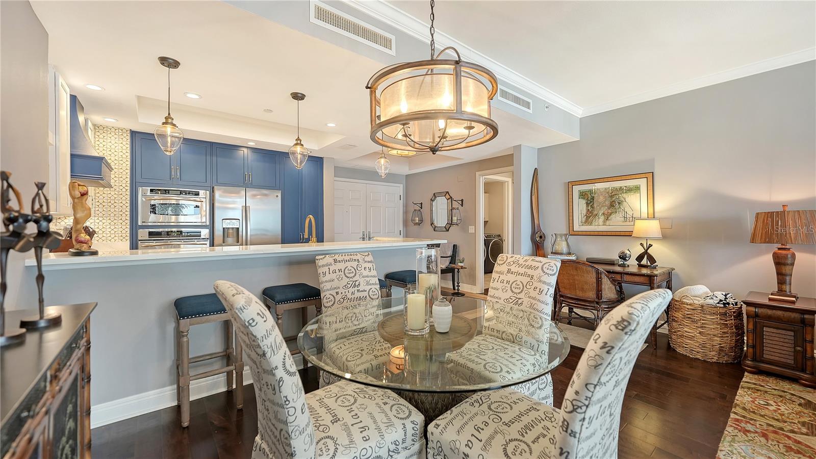 PLAZA AT 05 POINTS RESIDENCES - Residential