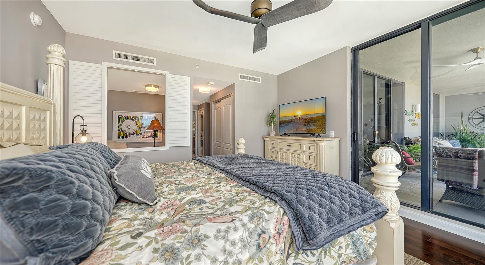 PLAZA AT 05 POINTS RESIDENCES - Residential