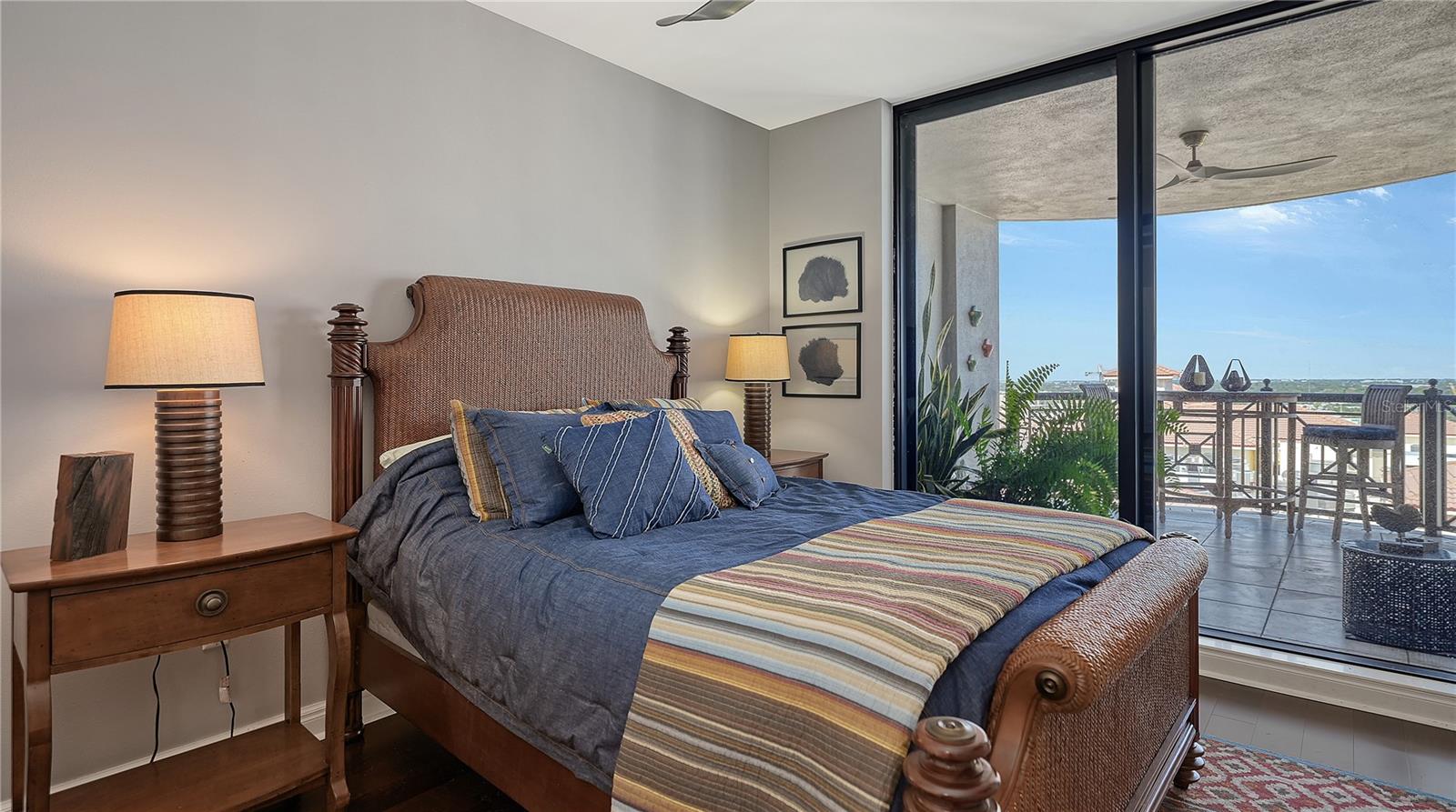 PLAZA AT 05 POINTS RESIDENCES - Residential