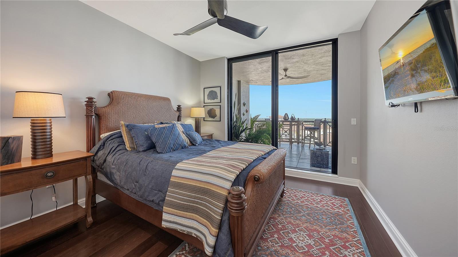 PLAZA AT 05 POINTS RESIDENCES - Residential