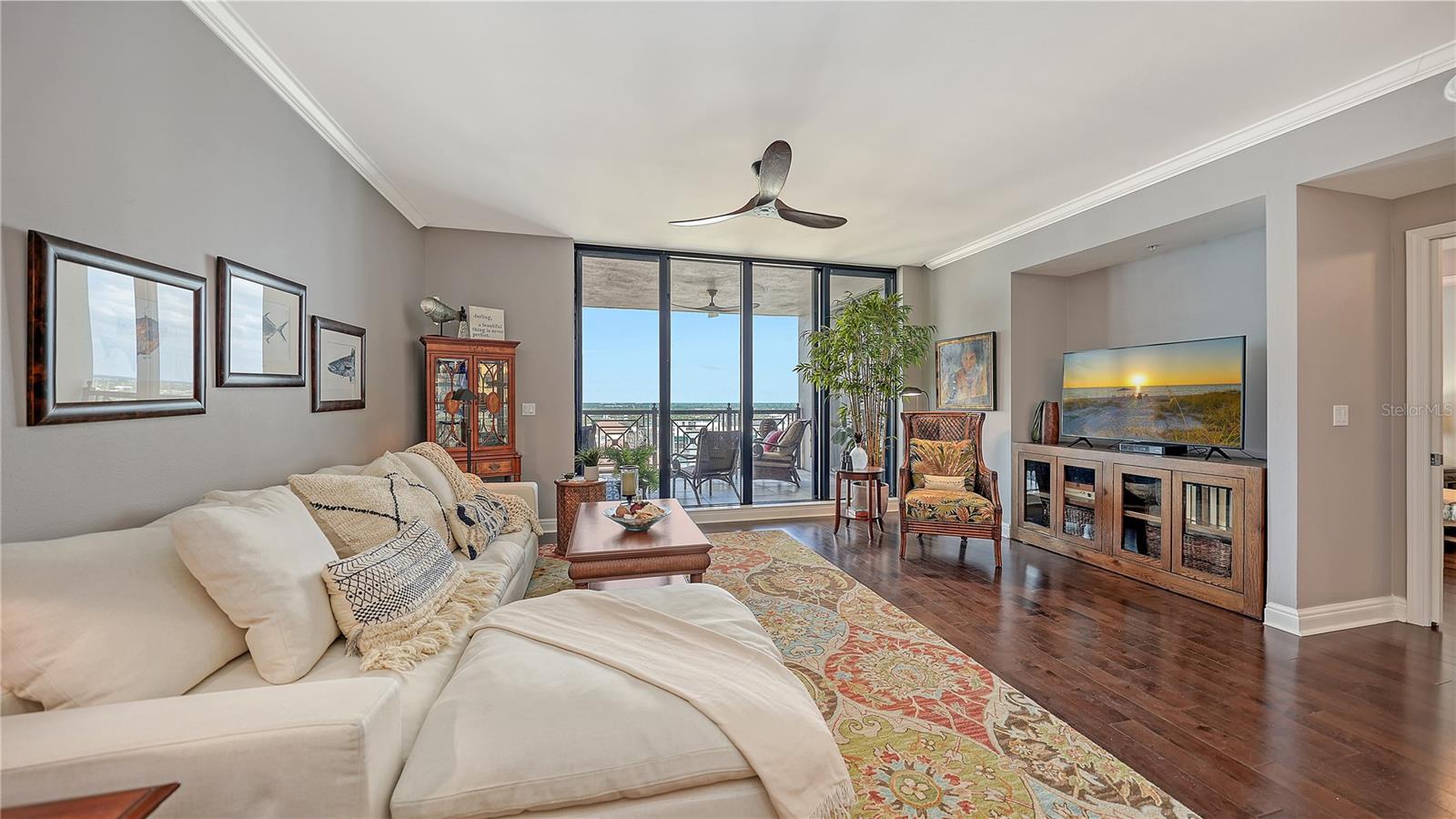 PLAZA AT 05 POINTS RESIDENCES - Residential