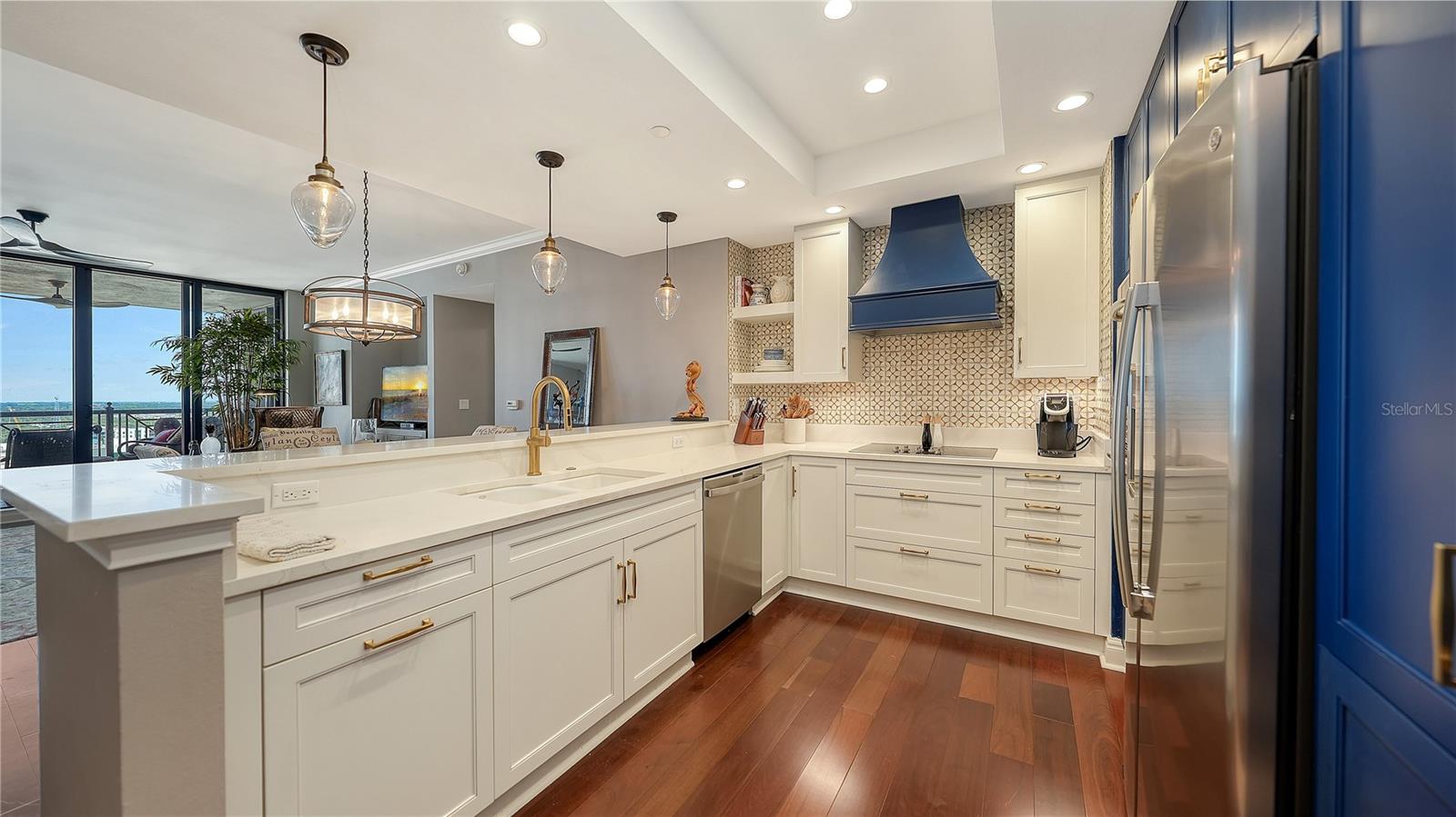 PLAZA AT 05 POINTS RESIDENCES - Residential