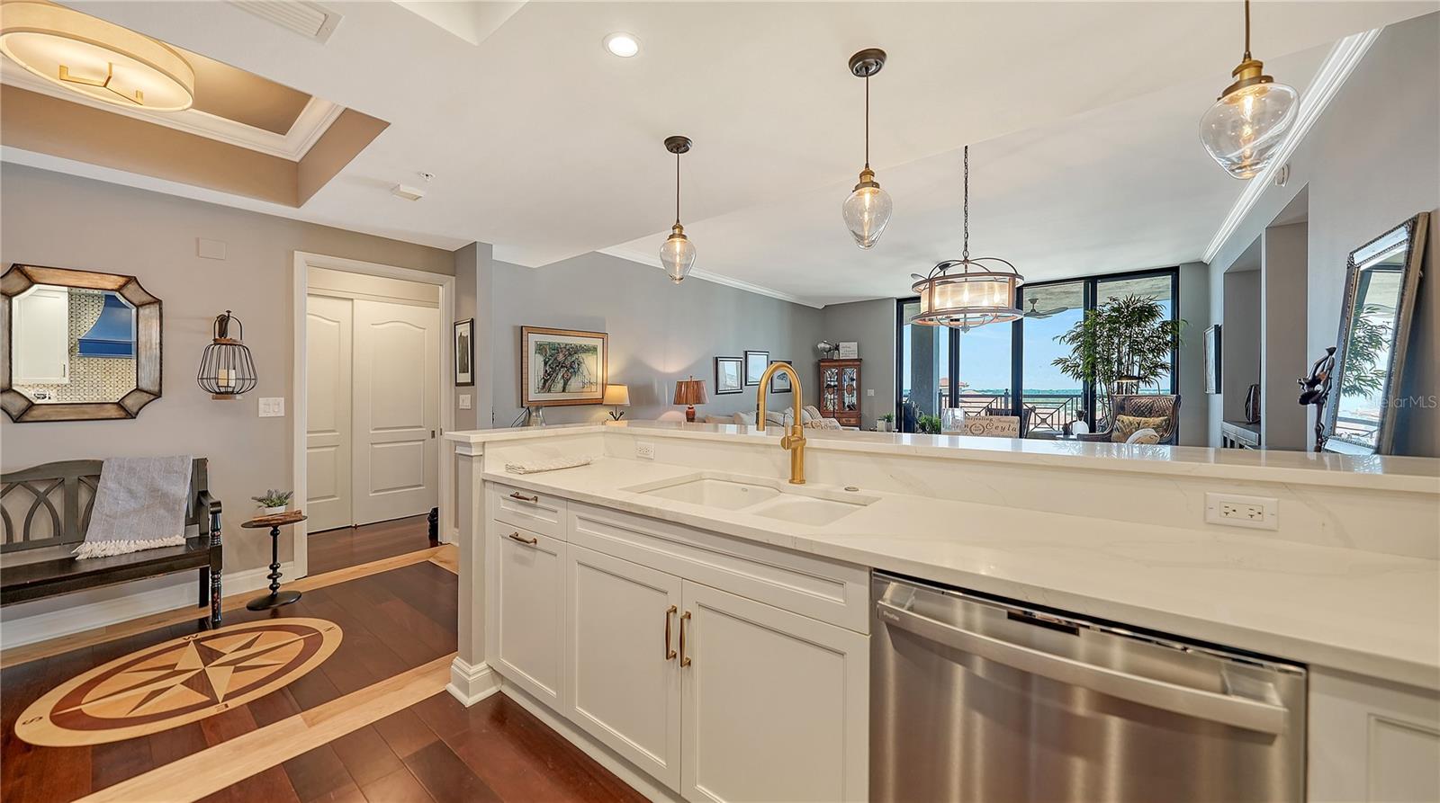 PLAZA AT 05 POINTS RESIDENCES - Residential