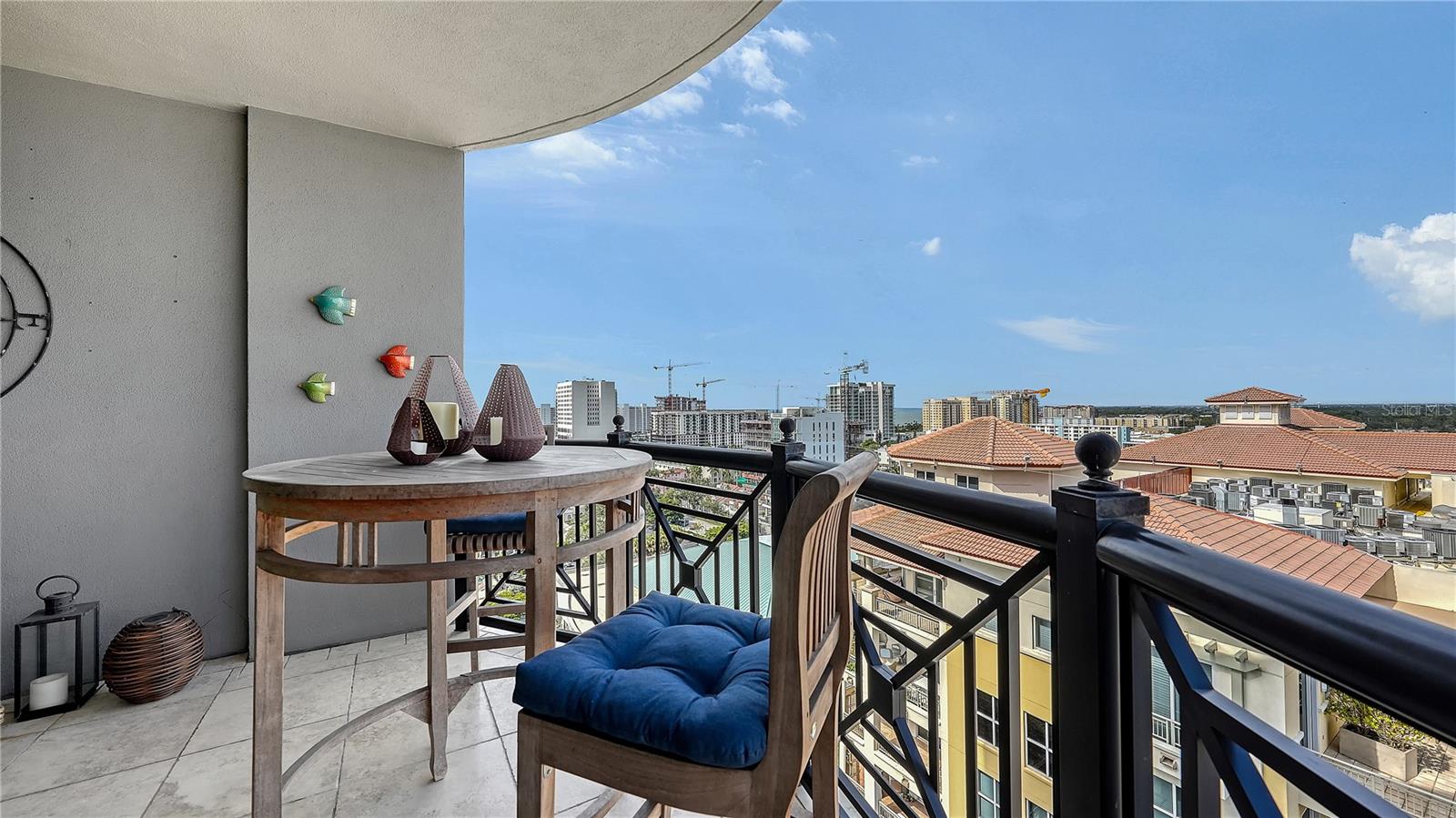 PLAZA AT 05 POINTS RESIDENCES - Residential