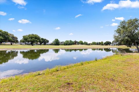 Tiny photo for 19 Island Club Drive, Tavares, FL 32778 (MLS # G5111332)