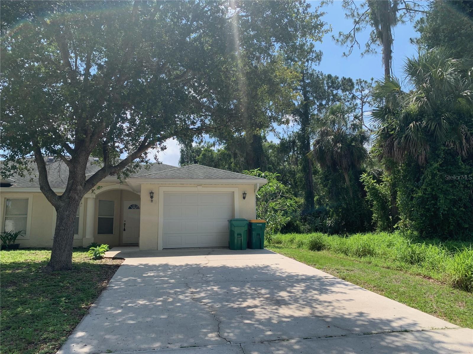 Great rental unit at an affordable price. Spacious duplex that has cathedral ceilings and is tiled throughout.
There is a bonus room to the left as you enter the home. It would make a perfect office, family room, or formal dining room.
Then there is a large open-concept kitchen with a living and dining area, complete with a pantry and dishwasher!
There is a screened lanai, a one-car garage, and a laundry closet with a washer and dryer. Sorry, no pets are allowed.