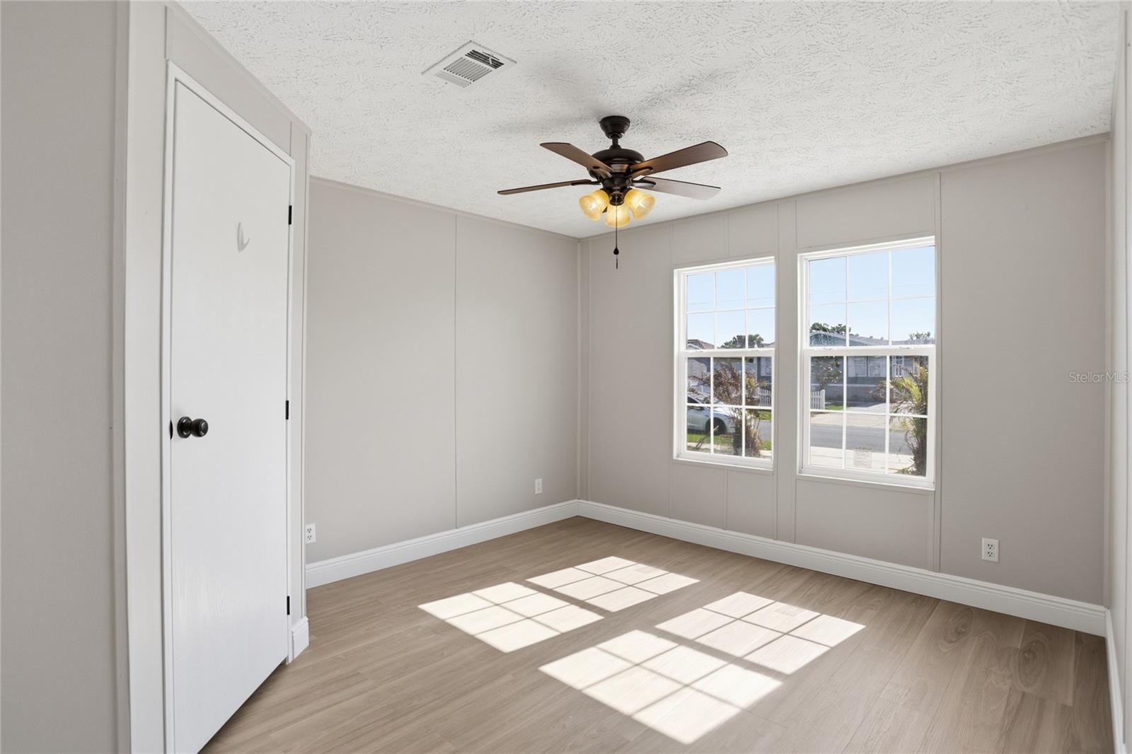 SILVER LAKE ESTATES UNIT 2 - Residential