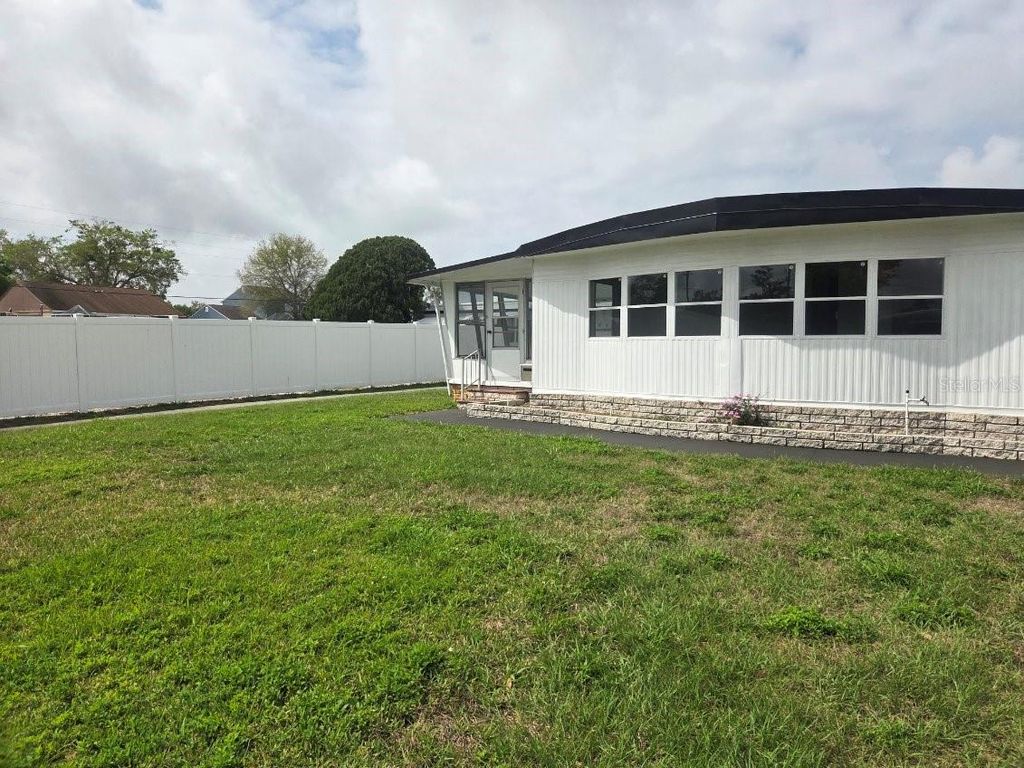 Photo of 13 Hamilton Lane, Palm Harbor, FL 34684 (MLS # TB8489373)