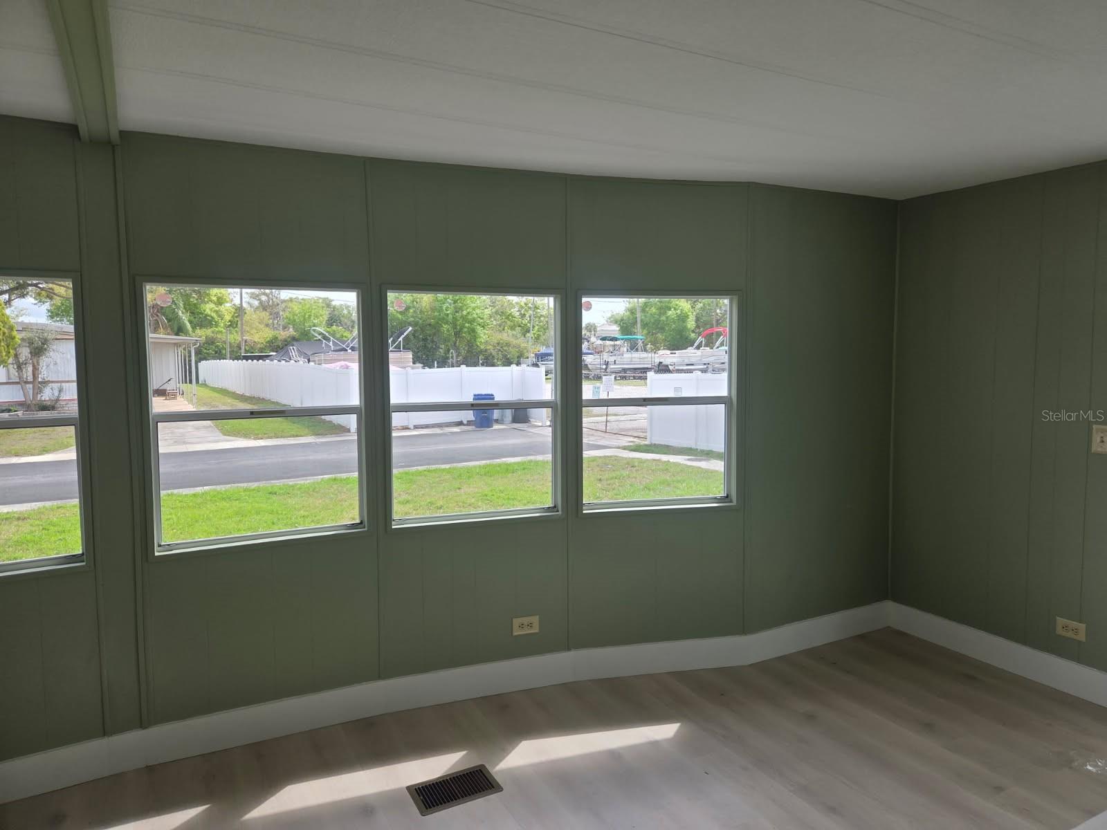 LAKE TARPON MOBILE HOME VILLAGE UN - Residential