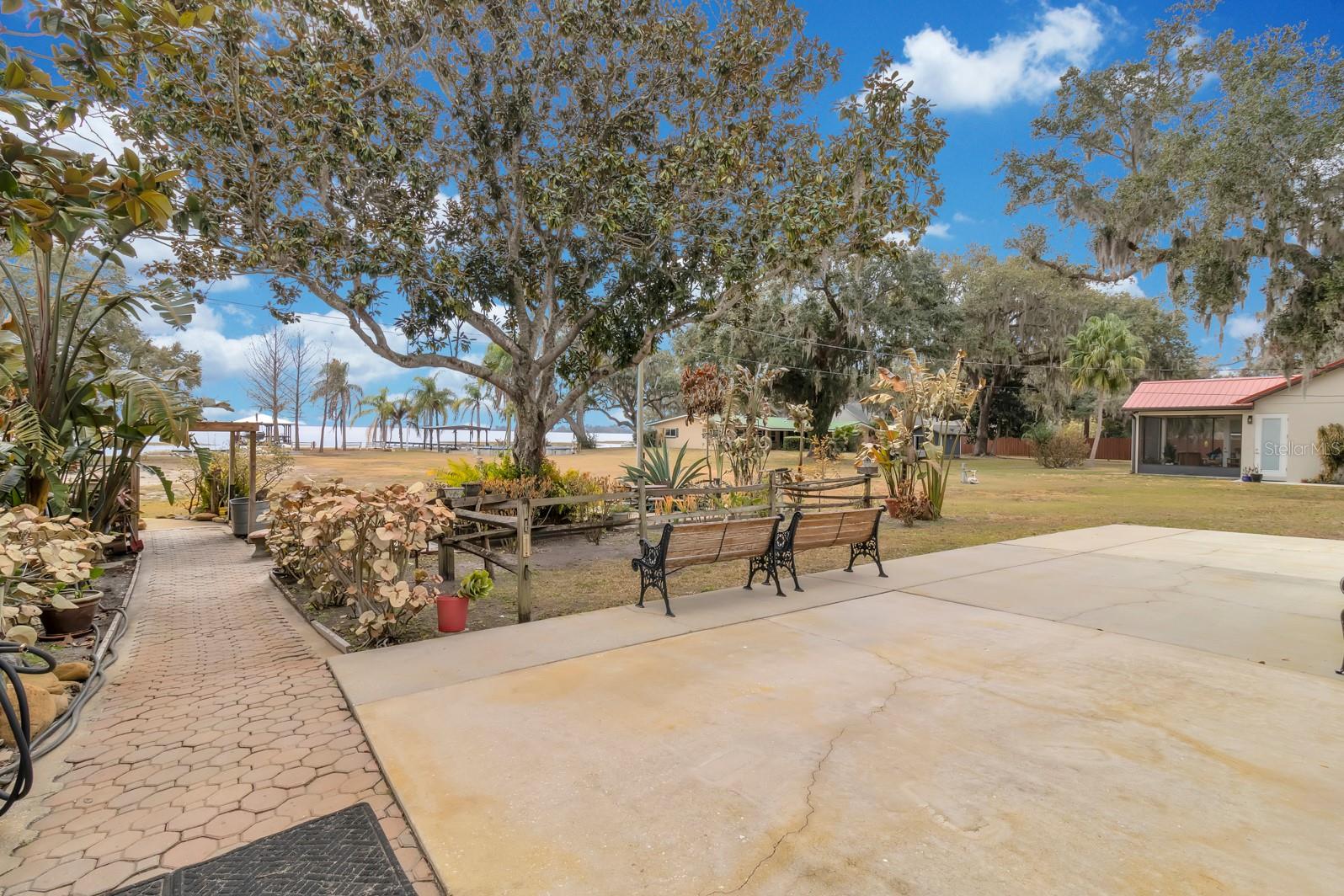 ALLIGATOR LAKESHORE - Residential