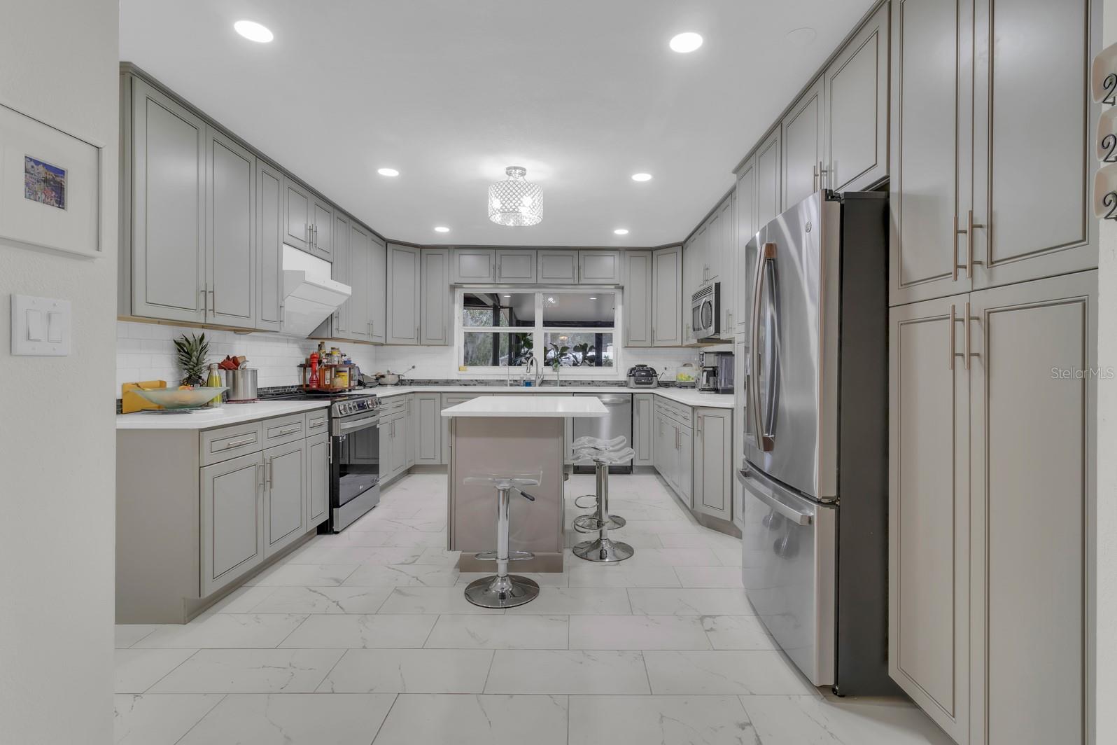 ALLIGATOR LAKESHORE - Residential