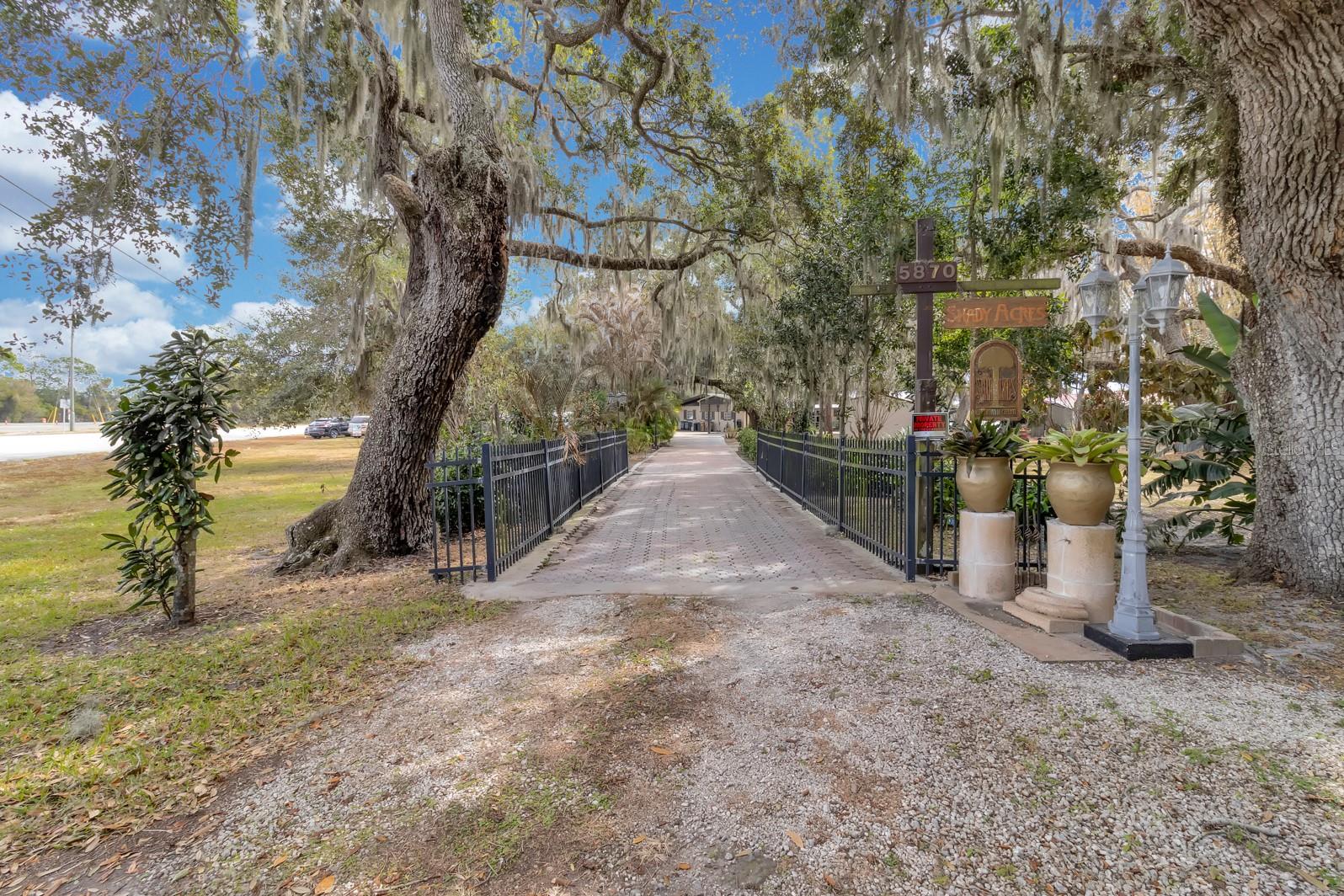 ALLIGATOR LAKESHORE - Residential