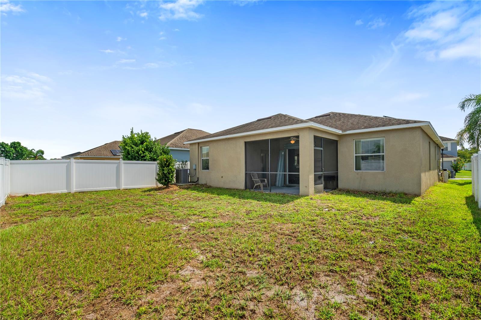 912 MEADOW GLADE DRIVE