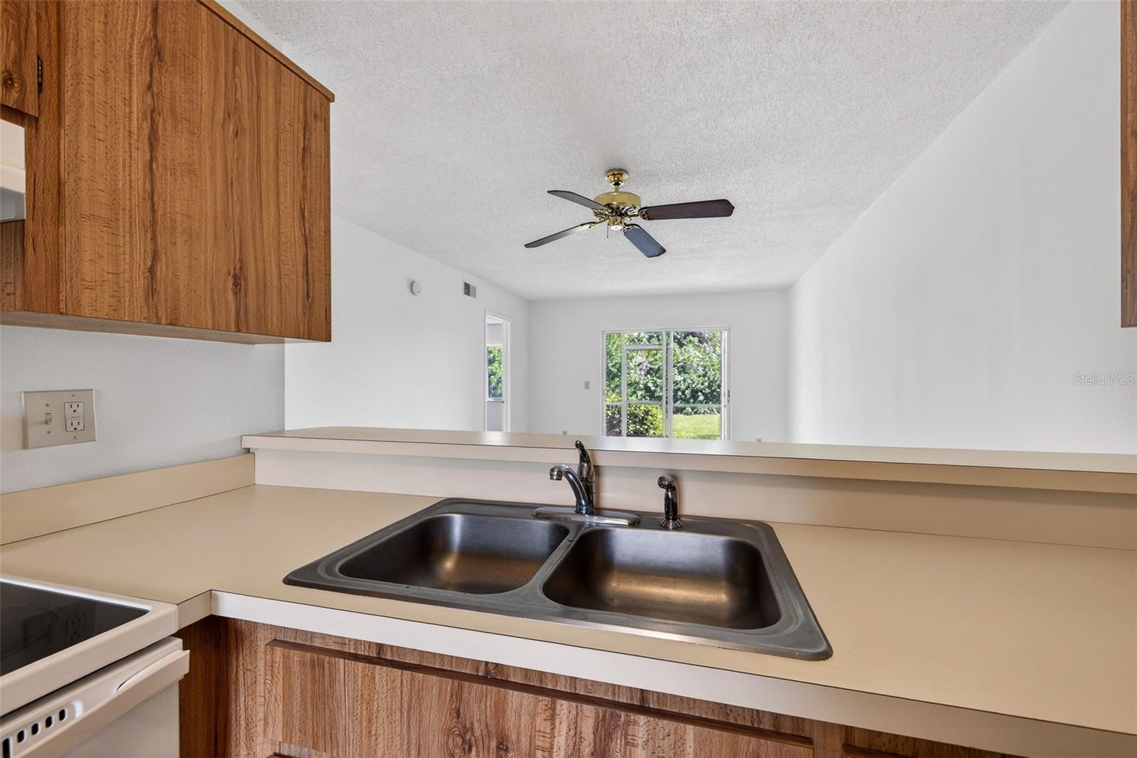 SHADOW LAKES CONDO - Residential