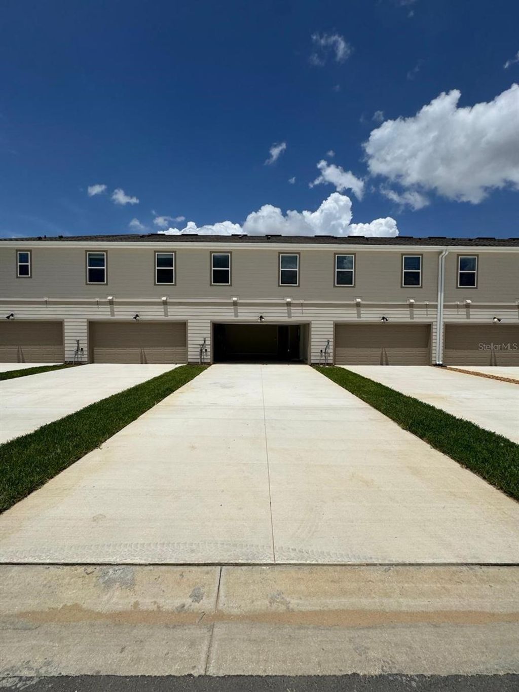 Photo of 6400 Tabebuia Parkway, Winter Garden, FL 34787 (MLS # O6351548)