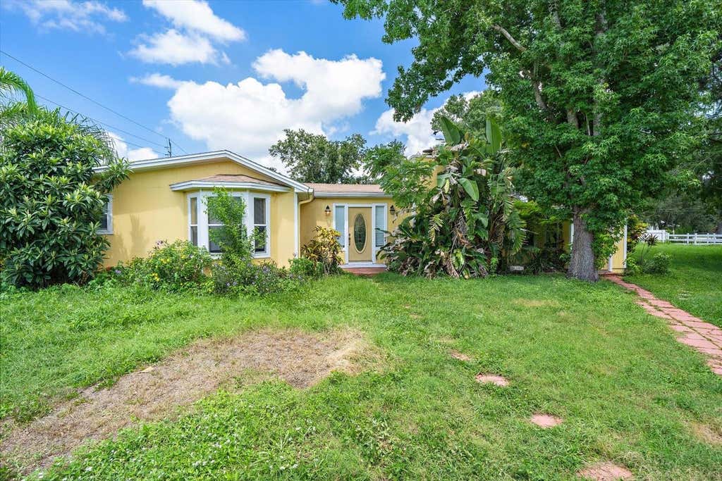 Photo of 6709 Proctor Road, Sarasota, FL 34241 (MLS # A4701063)