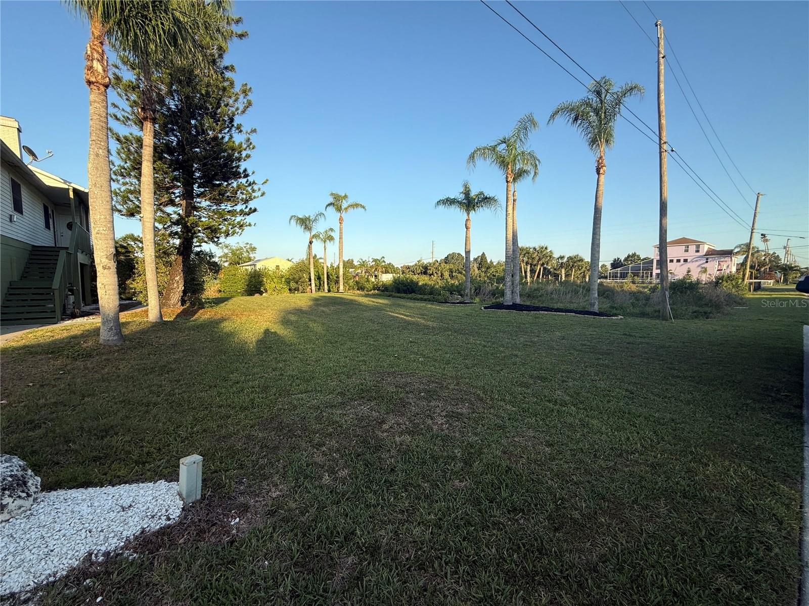 HERNANDO BEACH - Residential