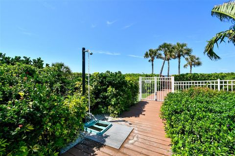 A home in LONGBOAT KEY