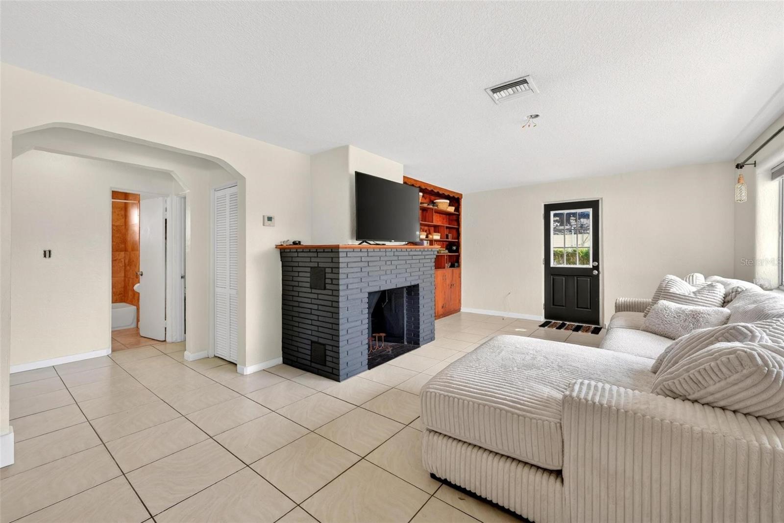 MELROSE VILLAGE - Residential