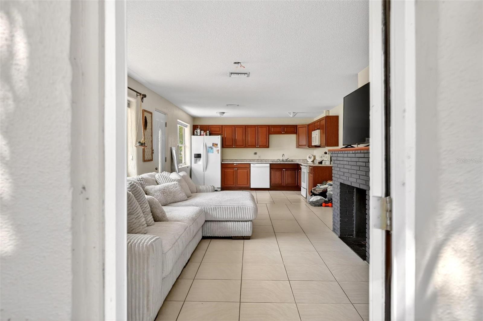 MELROSE VILLAGE - Residential