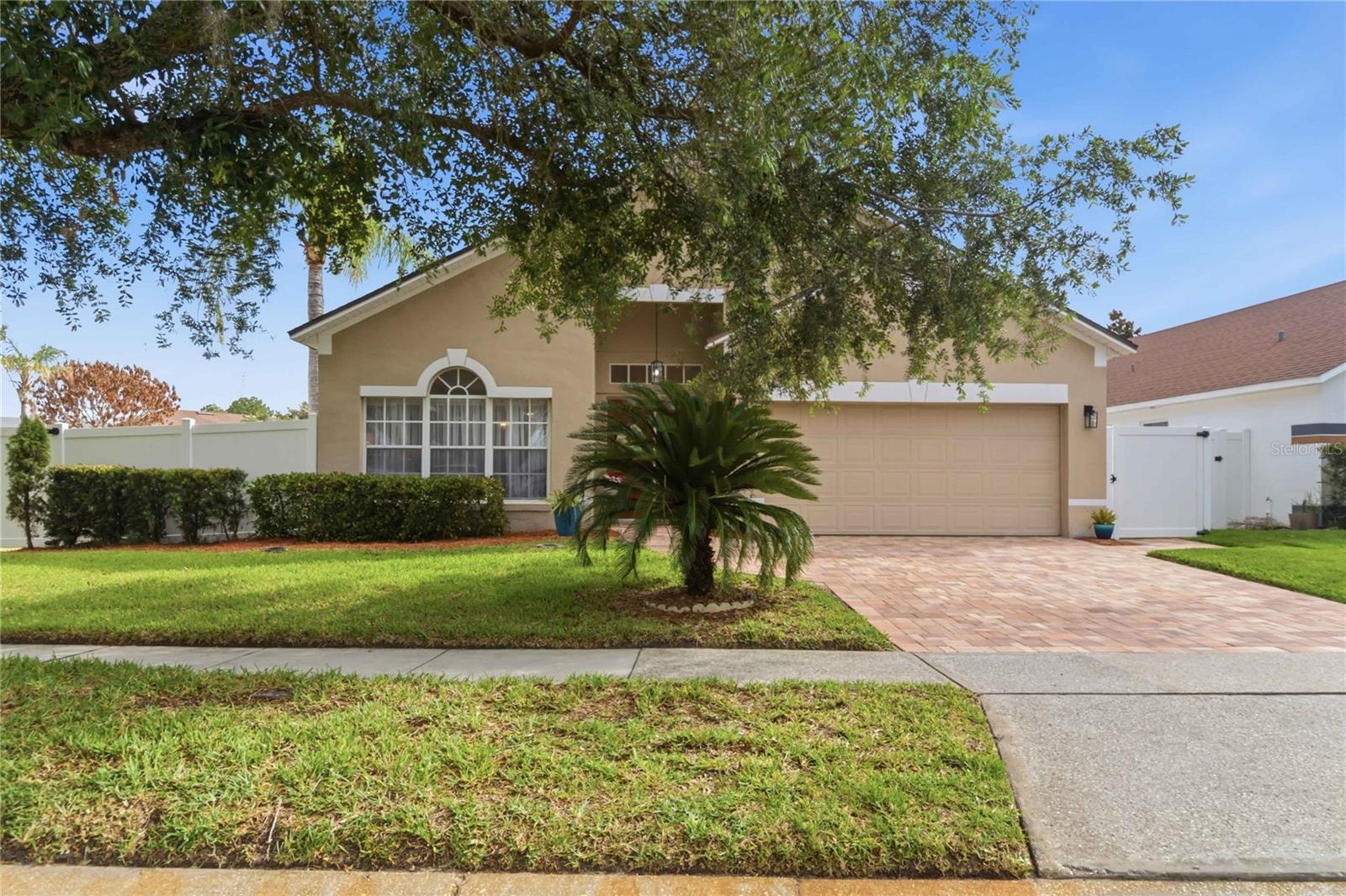 3203 HOLLAND DR