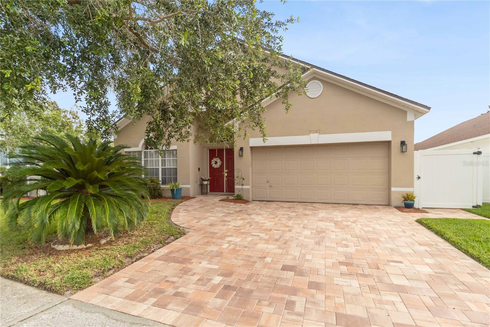 3203 HOLLAND DR