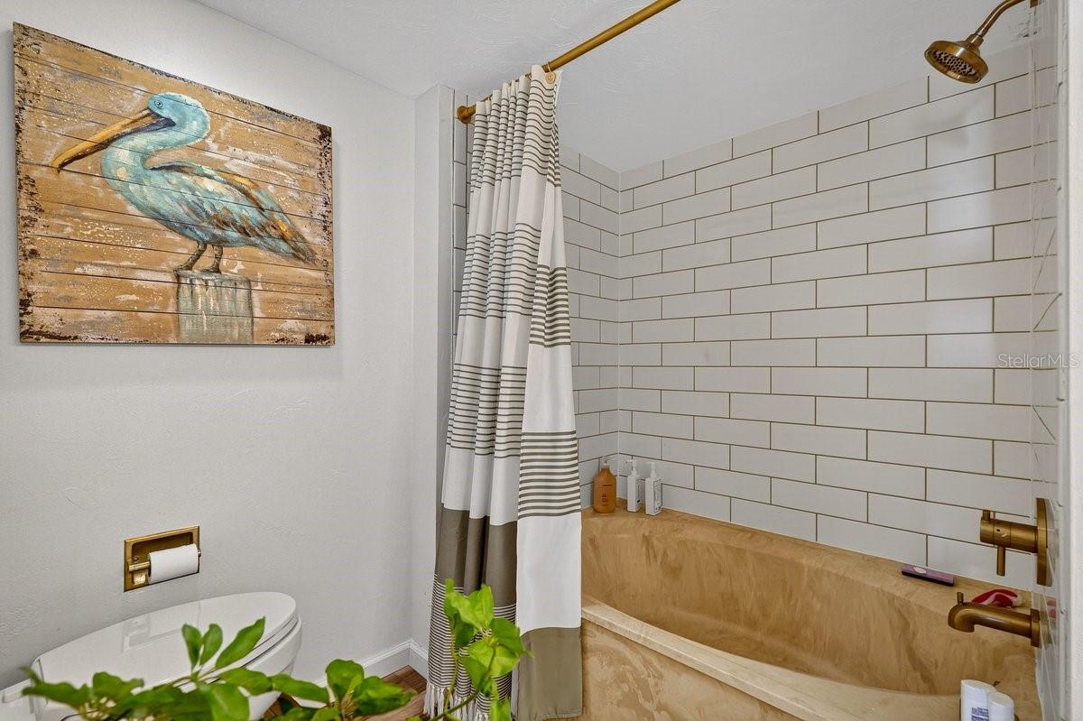 OCEANS 04 - Residential