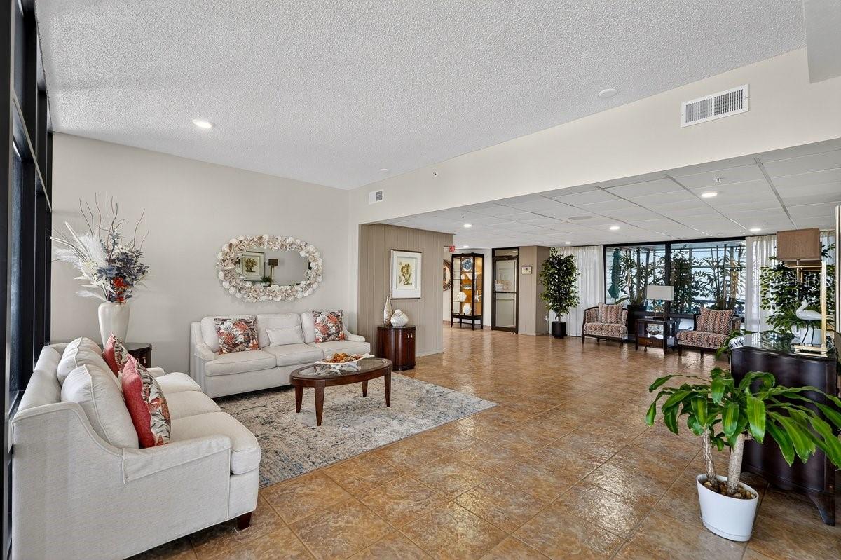 OCEANS 04 - Residential