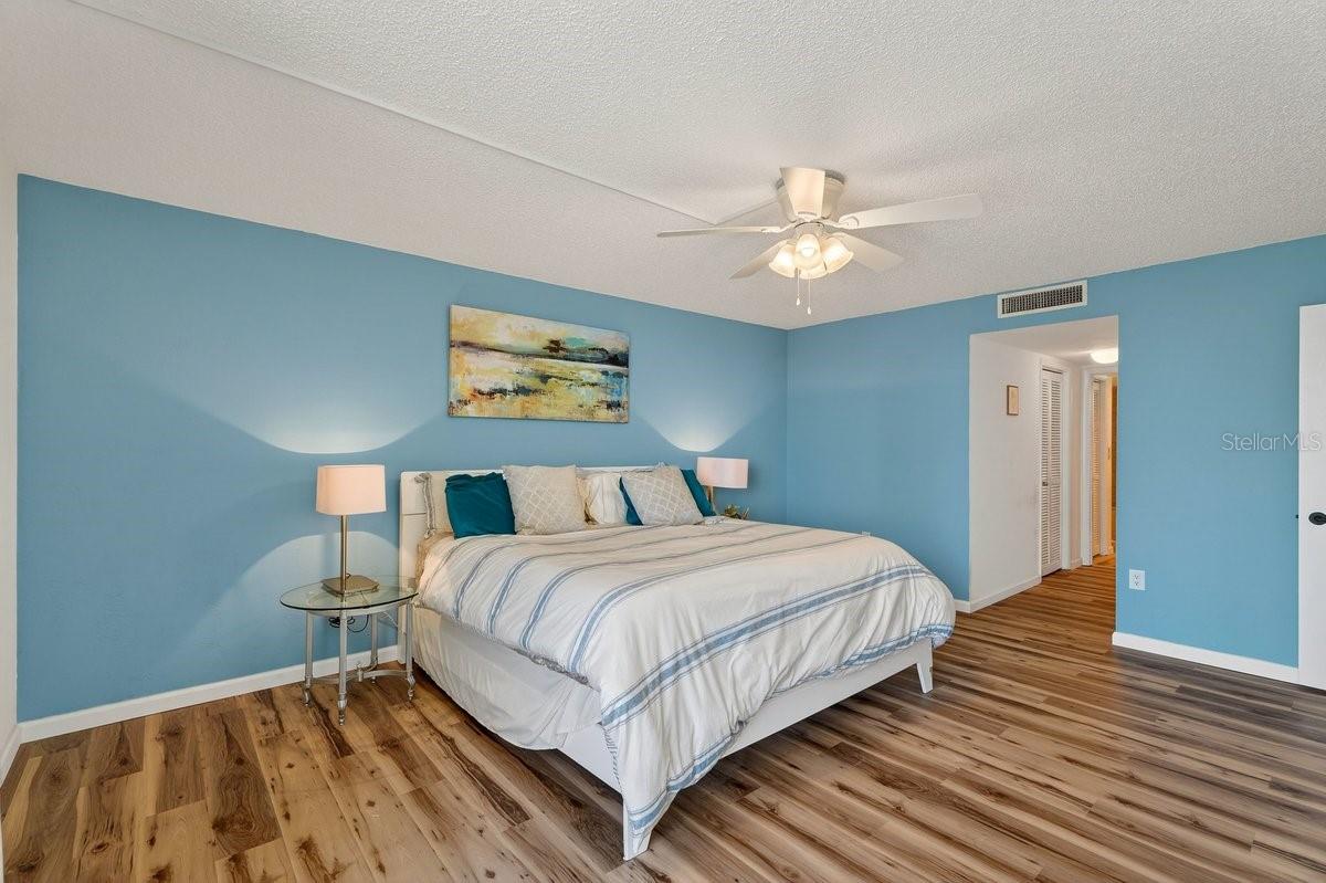 OCEANS 04 - Residential