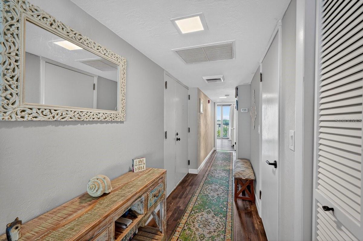 OCEANS 04 - Residential