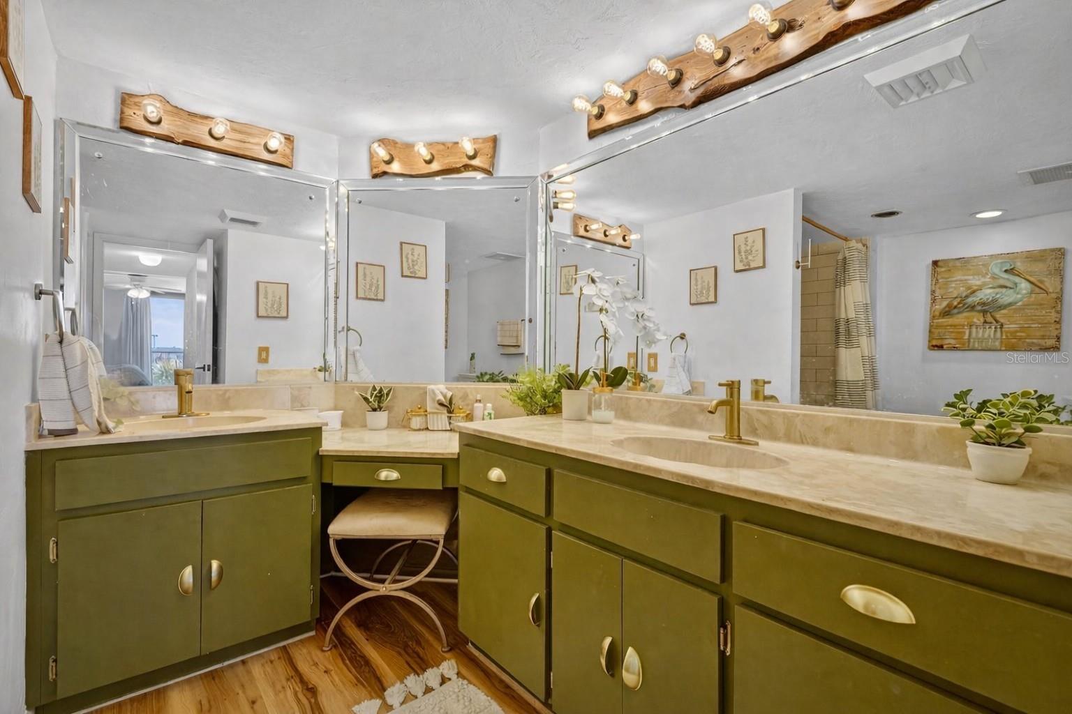 OCEANS 04 - Residential