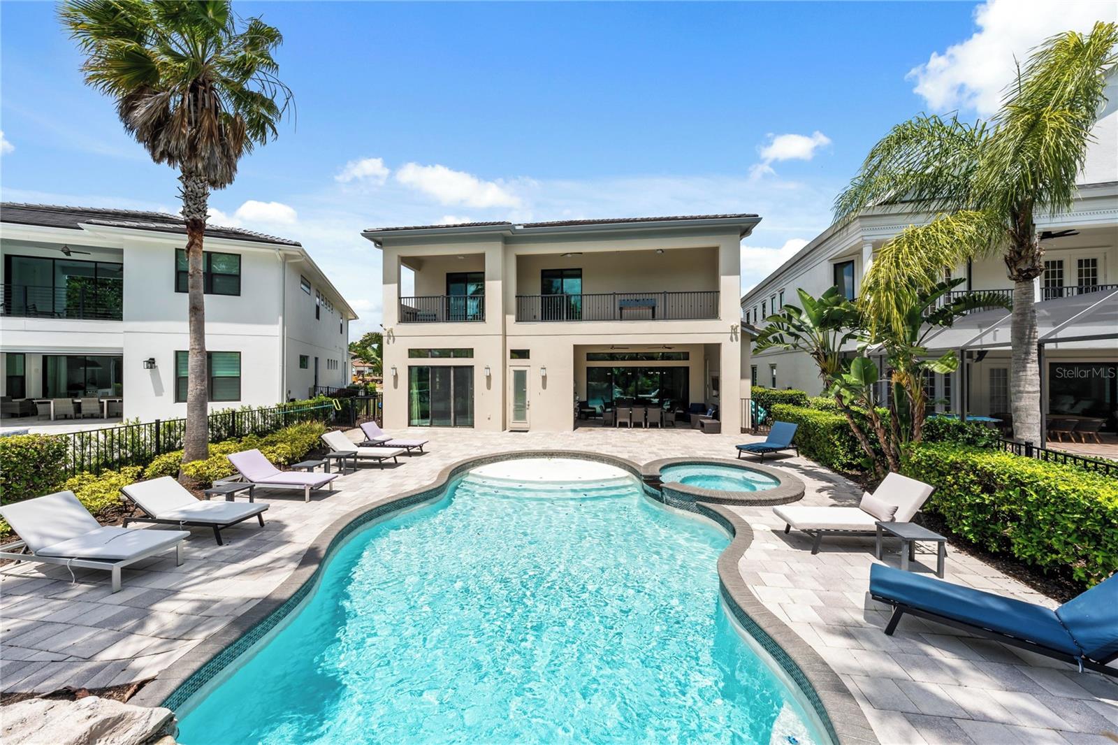 1233 GRAND TRAVERSE PARKWAY