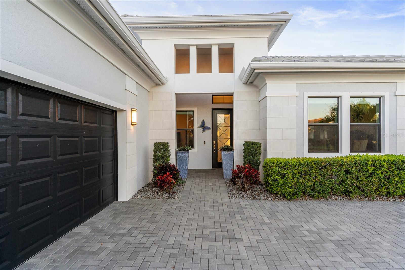 5074 SURFSIDE CIRCLE