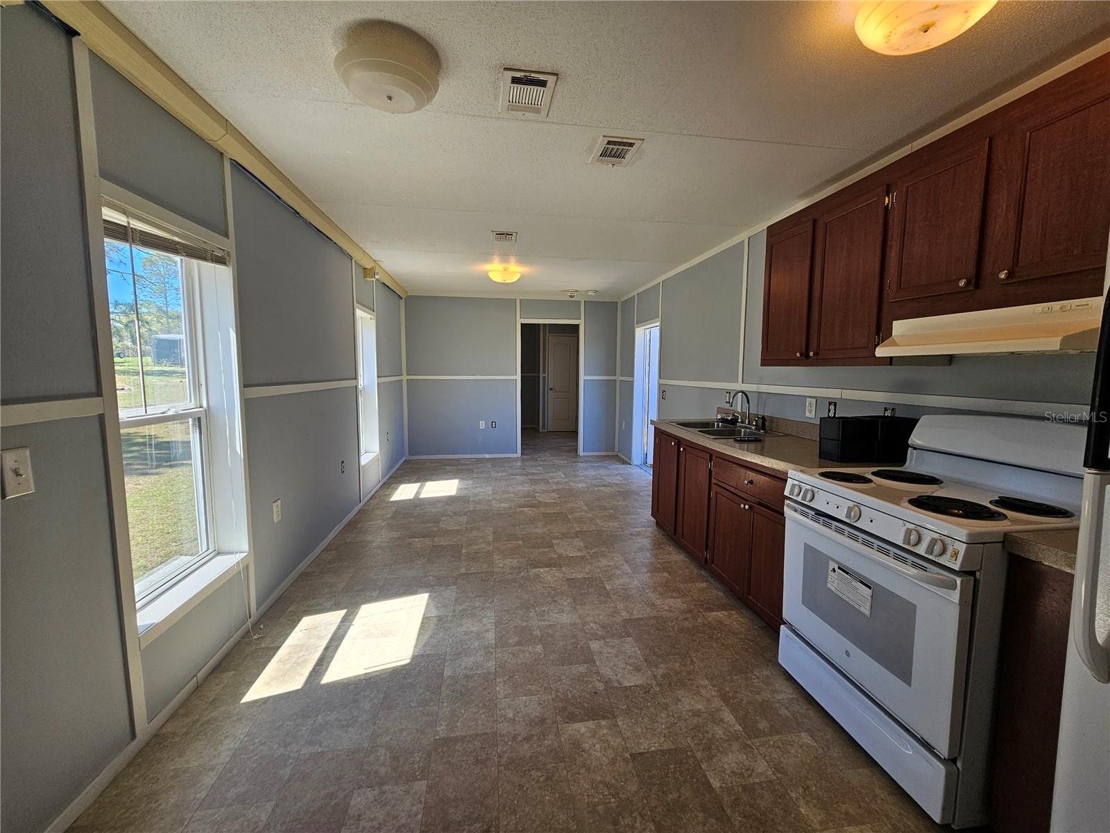 WILLISTON HIGHLANDS UN 12 - Residential