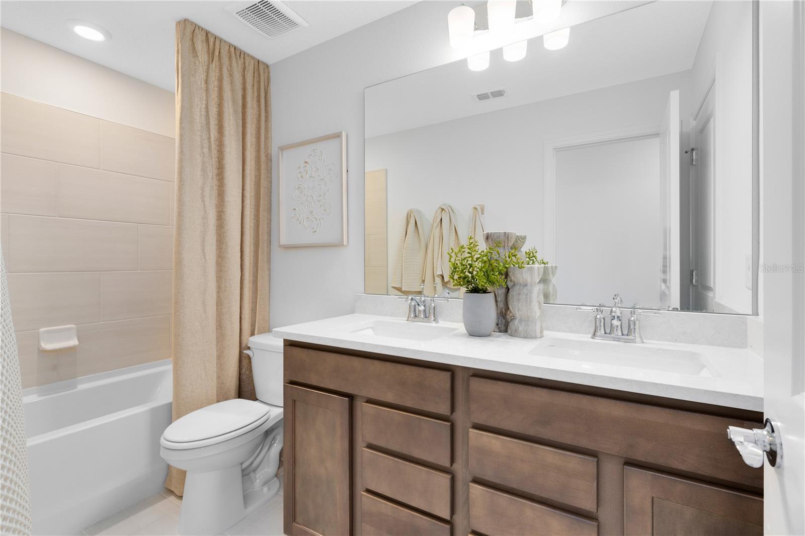 SILVERLEAF OAKS - Residential