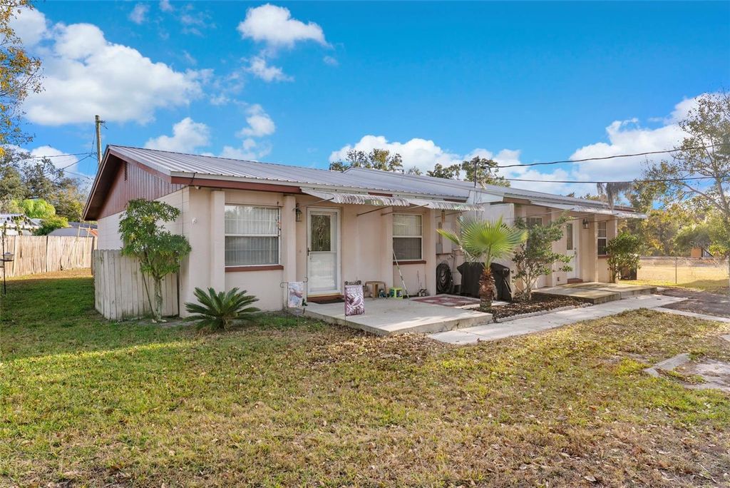 Photo of 704 W Alamo Drive, Lakeland, FL 33813 (MLS # TB8463540)