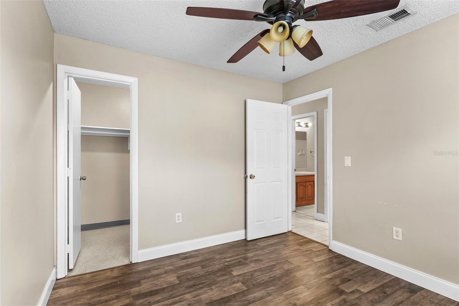 ALAMO VILLAS - Residential Income