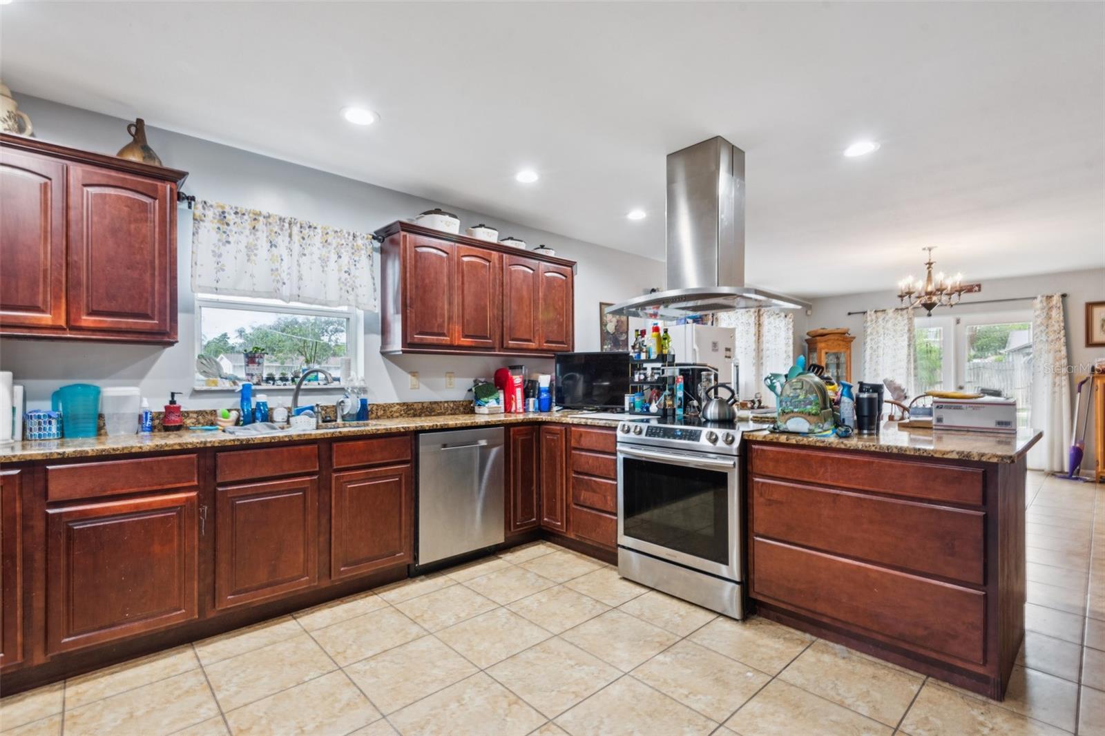 225 SHERWOOD LANE